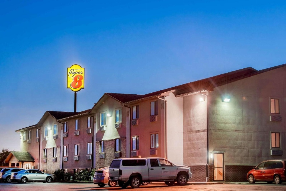 Super 8 by Wyndham Abilene KS Main image