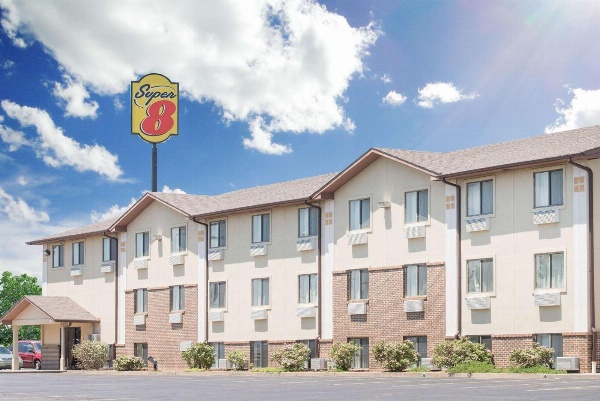 Super 8 by Wyndham Abilene KS image 1