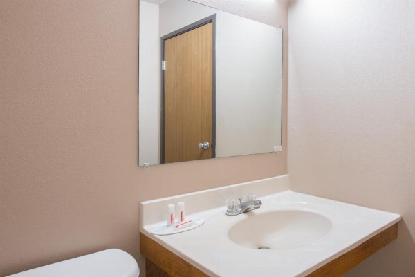 Super 8 by Wyndham Abilene KS image 20